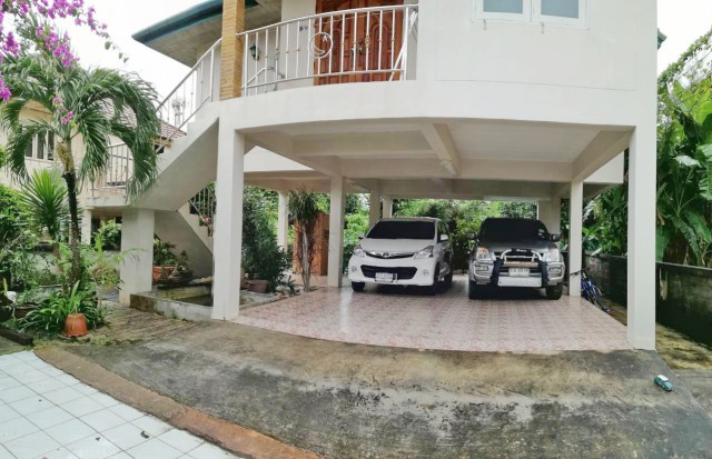 6A50173 ให้เช่าบ้านเดี่ยว 2 ชั้น 2 ห้องนอน 1 ห้องน้ำ เดือนละ 18,500 บ.