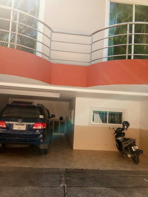 6A70091 ให้เช่าทาวน์เฮ้าส์ 3 ชั้น 3 ห้องนอน 3 ห้องน้ำ พื้นที่ 25 ตรว.