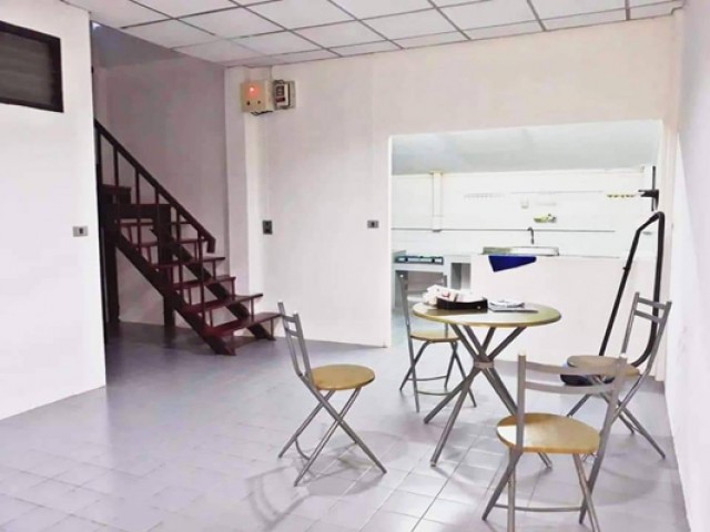 CL-0018 -ทาวน์เฮ้าส์ 2ชั้นให้เช่า มี 2 ห้องนอน 2 ห้องน้ำ 1 ห้องครัว