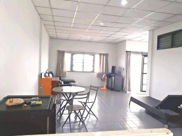 CL-0018 -ทาวน์เฮ้าส์ 2ชั้นให้เช่า มี 2 ห้องนอน 2 ห้องน้ำ 1 ห้องครัว