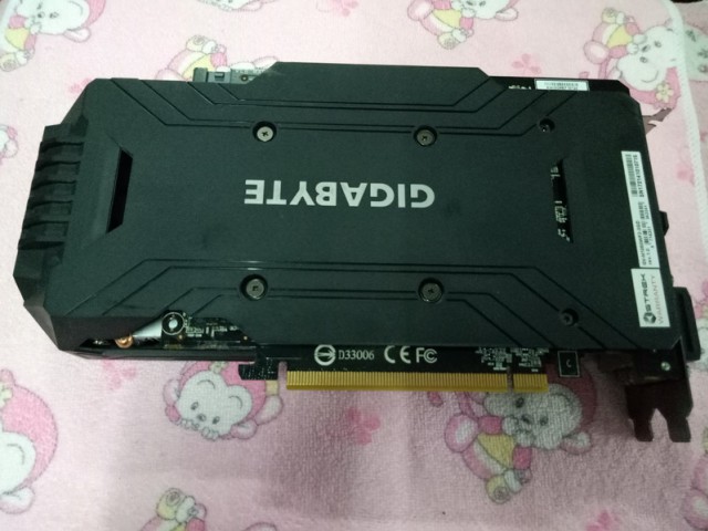 ขายการ์ดจอ gigabyte gtx 1060 3gb. ราคาตัวละ 3,500 บาท ครับ มีอยู่ 6 ตัว