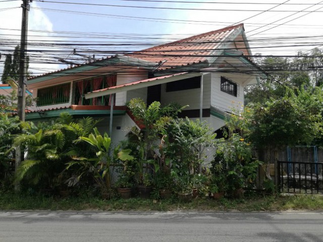 6A80462 ให้เช่าบ้านเดี่ยว 2 ชั้น 2 ห้องนอน 2 ห้องน้ำ พื้นที่ 40 ตรว.