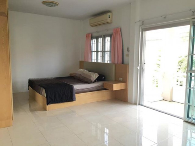 MT-0095 -บ้านแฝด 2 ชั้นให้เช่า มี 3 ห้องนอน 2 ห้องน้ำ 1 ห้องครัว