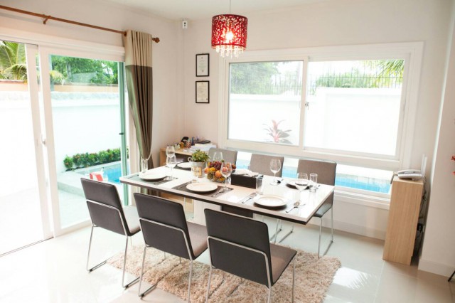 6A90951 ให้เช่าPool Villa 2 ชั้นสไตล์โมเดิร์น 3 ห้องนอน พร้อมเฟอร์นิเจอร์.