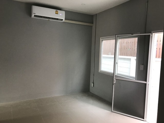 6A101272 ให้เช่าบ้านเดี่ยวชั้นเดียว 4 ห้องนอน 1 ห้องน้ำ เดือนละ 18,000 บ.