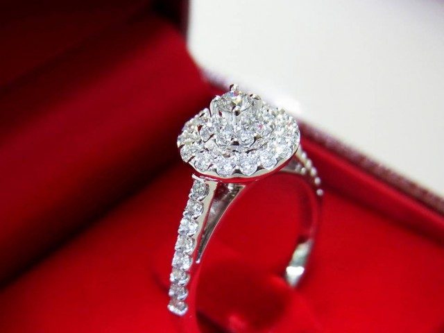 แหวนเพชรแท้ ห้างเพชรกาญจน์ ขอนแก่น มีหน้าร้าน