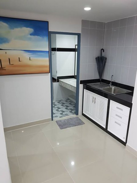 6A111692 ให้เช่าคอนโดย่านเศรษฐกิจ วิวสวนสนามกอล์ฟ เดือนละ 8,500 บ.