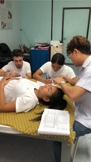 สอนนวดไทย 150 ชั่วโมง เรียนจบแล้วมีงานรองรับทันที