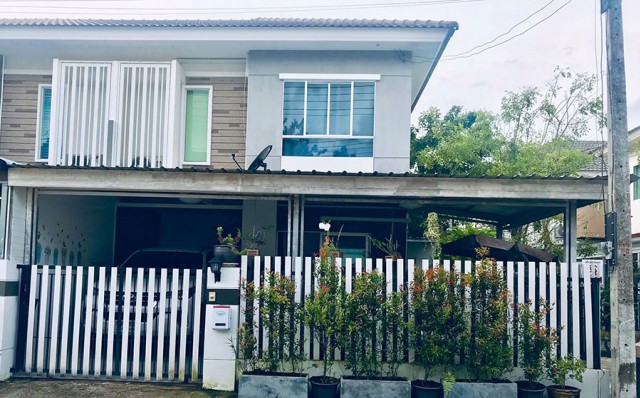 6A120536ให้เช่าทาวน์เฮ้าส์ 2 ชั้นในโครงการ พร้อมระบบรักษาความปลอดภัย.