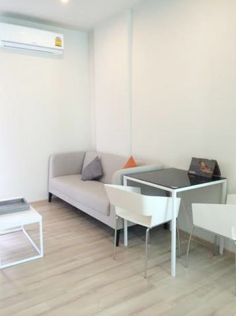 6A111711 ให้เช่าคอนโดมิเนียม 1 ห้องนอน 1 ห้องน้ำ พื้นที่ 35 ตรม.