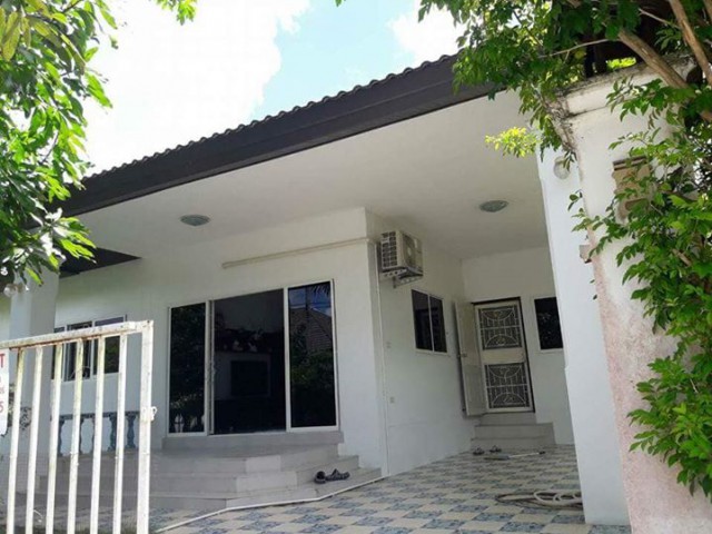 6A120539 ให้เช่าบ้านเดี่ยวชั้นเดียวในโครงการ พื้นที่ 76 ตรว. พร้อมเฟอร์ครบ