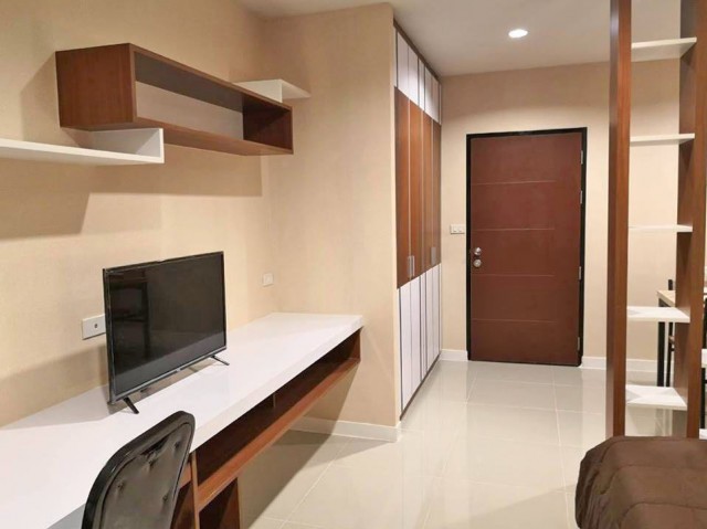 6A111716 ให้เช่าคอนโดย่านเศรษฐกิจ วิวเมือง พื้นที่ 30 ตรม. เฟอร์นิเจอร์ครบครัน