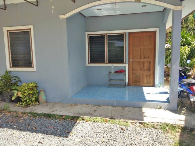 6A40369 ให้เช่าบ้านเดี่ยวชั้นเดียว พื้นที่ 100 ตรว. พร้อมเฟอร์ครบ