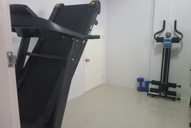 ทาวน์เฮ้าส์ 2 ชั้นให้เช่า 3 ห้องนอน 2 ห้องน้ำ 1 ห้องครัว 2 ที่จอดรถ 1 ห้องทำงาน