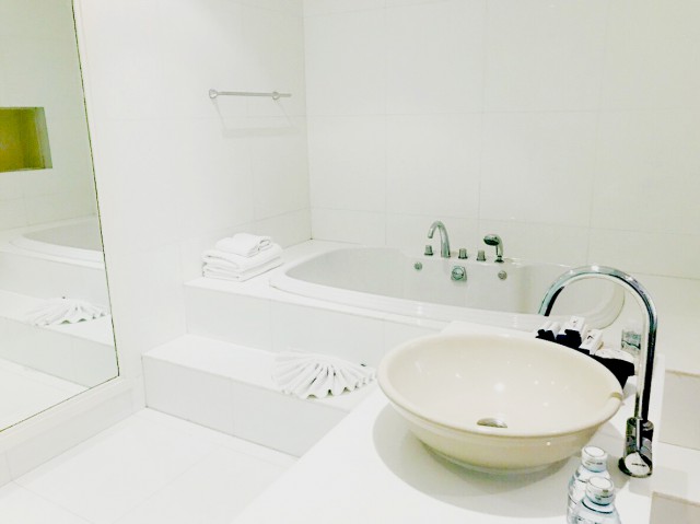 6A111718 ให้เช่า Pool Villa มี 4 ห้องนอน 5 ห้องน้ำ 1 ห้องครัว 2 ห้องนั่งเล่น