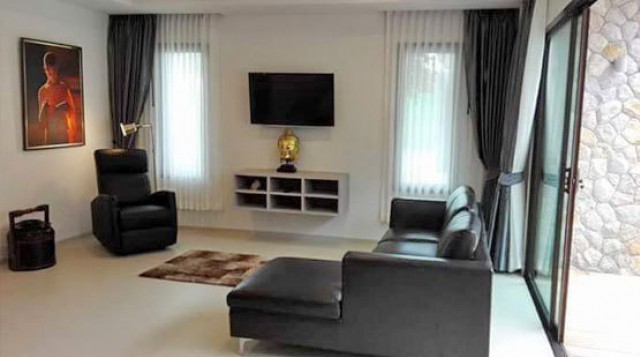 6A50177 ให้เช่าบ้านเดี่ยว 2 ชั้น พื้นที่ 200 ตรว. พร้อมสระว่ายน้ำส่วนตัว.