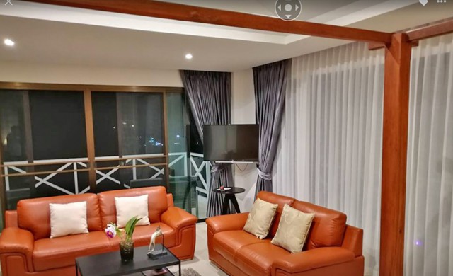 6A50177 ให้เช่าบ้านเดี่ยว 2 ชั้น พื้นที่ 200 ตรว. พร้อมสระว่ายน้ำส่วนตัว.