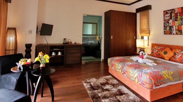 6A50177 ให้เช่าบ้านเดี่ยว 2 ชั้น พื้นที่ 200 ตรว. พร้อมสระว่ายน้ำส่วนตัว.