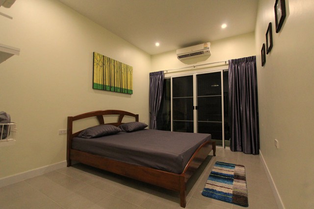 6A120542 ให้เช่าบ้านแฝดชั้นเดียว 2 ห้องนอน 2 ห้องน้ำ เดือนละ 25,000 บ.