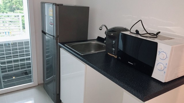 6A111726 ให้เช่าคอนโดย่านเศรษฐกิจ วิวเมือง พื้นที่ 27 ตรม. เฟอร์นิเจอร์ครบครัน