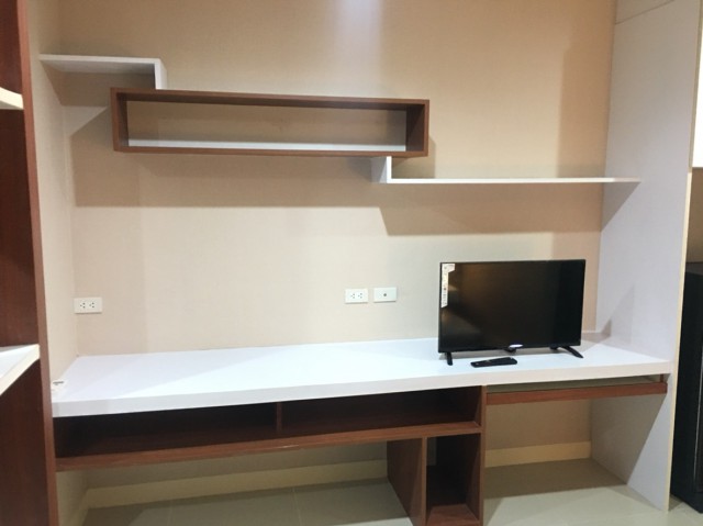 6A111741 ให้เช่าคอนโดย่านเศรษฐกิจ วิวเมือง พื้นที่ 54 ตรม. เฟอร์นิเจอร์ครบครัน