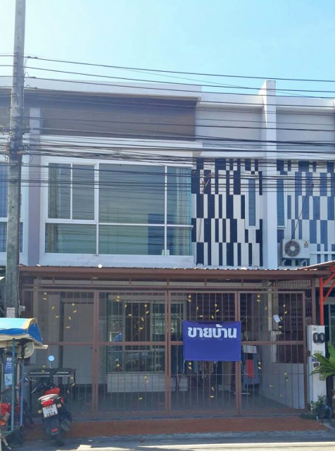 6C110347 ขายทาวน์เฮ้าส์ 2 ชั้น 3 ห้องนอน 3 ห้องน้ำ เพียง 3 ล้านบาท.