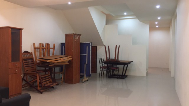 6A101295 ให้เช่าทาวน์เฮ้าส์ 2 ชั้น 3 ห้องนอน 2 ห้องน้ำ เดือนละ 18,000 บ.