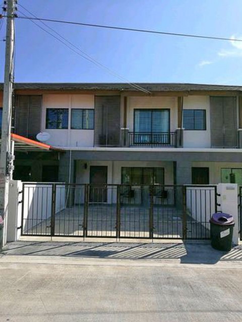 6A111749 ให้เช่าทาวน์เฮ้าส์ 2 ชั้นในโครงการ 3 ห้องนอน พร้อมเฟอร์นิเจอร์.