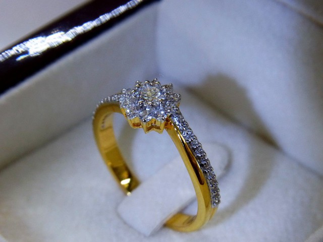 ห้างเพชรกาญจน์ เพชรสวยราคาส่ง