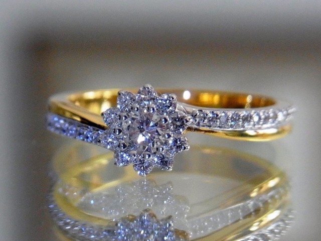 ห้างเพชรกาญจน์ เพชรสวยราคาส่ง