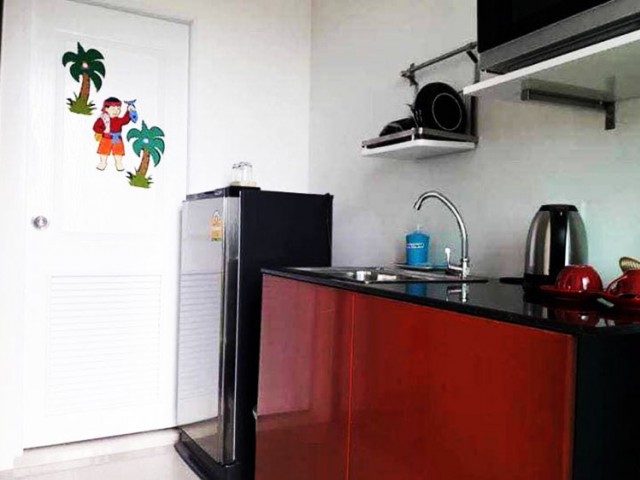 6A101305 ให้เช่าคอนโดย่านเศรษฐกิจ วิวสระ พื้นที่ 30 ตรม. เฟอร์นิเจอร์ครบครัน