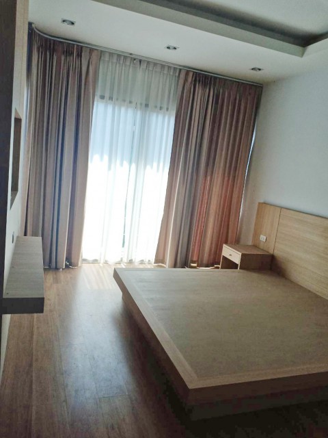 6A90979 ให้เช่าทาวน์เฮ้าส์ 2 ชั้นใจกลางเมือง 3 นอน 3 น้ำ เดือนละ 20,000 บ.