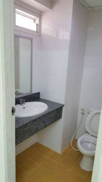 6A101307 ให้เช่าคอนโดย่านเศรษฐกิจห้องเปล่า วิวทะเล เดือนละ 13,500 บ.