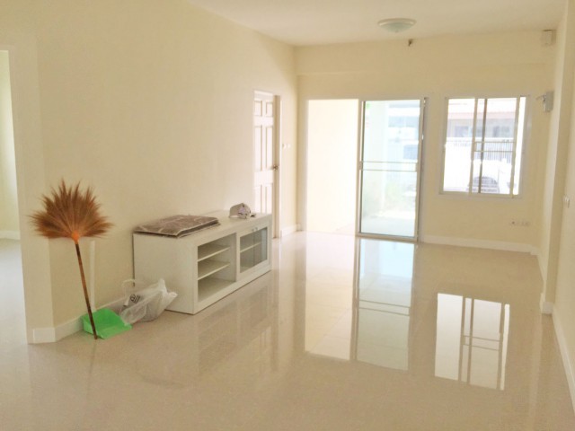 6A90978 ให้เช่าบ้านแฝดชั้นเดียวในโครงการ 3 ห้องนอน 2 ห้องน้ำ.