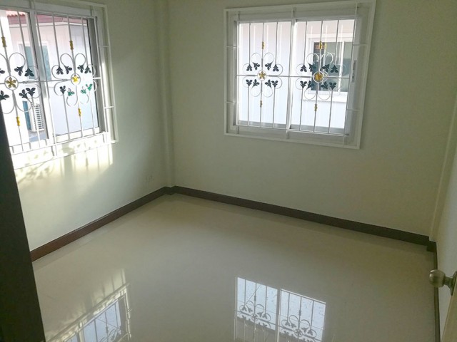 6A90982 ให้เช่าบ้านเดี่ยว 2 ชั้นในโครงการย่านเศรษฐกิจ พื้นที่ 32 ตรว.