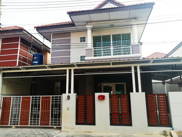 6A90982 ให้เช่าบ้านเดี่ยว 2 ชั้นในโครงการย่านเศรษฐกิจ  พื้นที่ 32 ตรว.