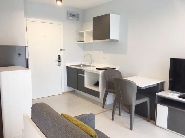 6A111765ให้เช่าคอนโดย่านเศรษฐกิจ วิวภูเขา พื้นที่ 27.5 ตรม. เฟอร์นิเจอร์ครบครัน