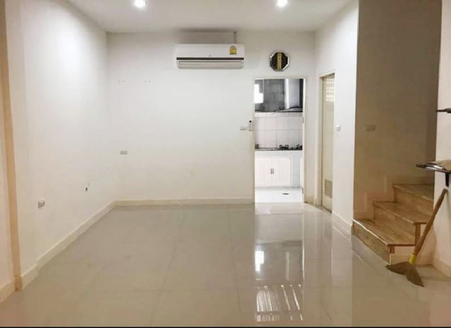 6A120553ให้เช่าทาวน์เฮ้าส์ 2 ชั้นใจกลางเมือง พื้นที่ 35 ตรว. 3 นอน 3น้ำ