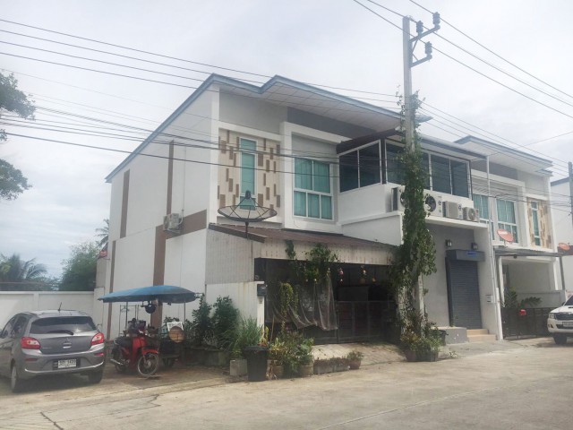 6A120553ให้เช่าทาวน์เฮ้าส์ 2 ชั้นใจกลางเมือง พื้นที่ 35 ตรว. 3 นอน 3น้ำ