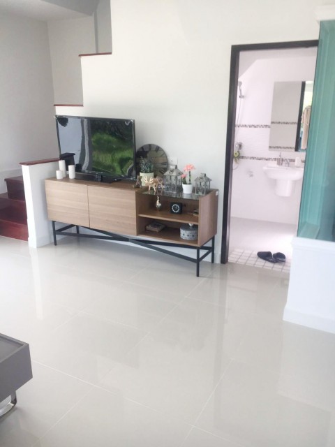 6A120553ให้เช่าทาวน์เฮ้าส์ 2 ชั้นใจกลางเมือง พื้นที่ 35 ตรว. 3 นอน 3น้ำ