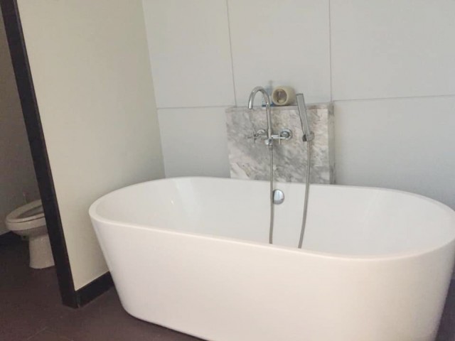 6A40370ให้เช่าบ้าน Pool Villa 2 ชั้น พื้นที่ 40 ตรว. พร้อมเฟอร์นิเจอร์