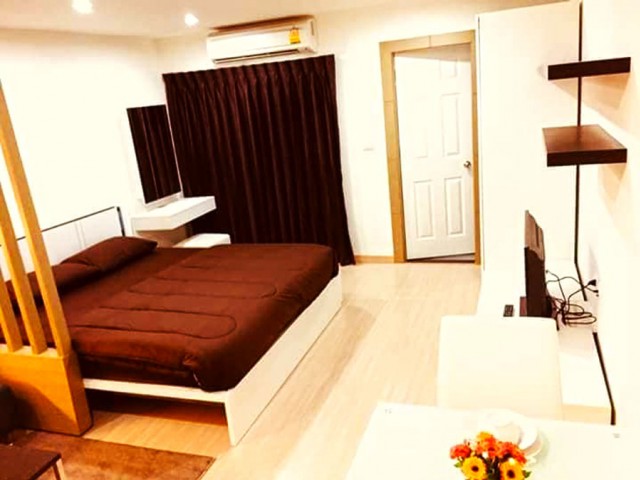 6A101312 ให้เช่าคอนโดย่านเศรษฐกิจ วิวสระน้ำ พื้นที่ 35 ตรม. เฟอร์นิเจอร์ครบครัน