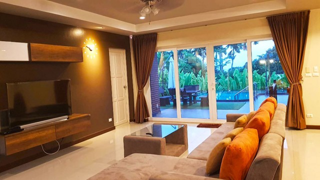 6A120554 ให้เช่าบ้าน Pool Villa ชั้นเดียว วิวภูเขา พร้อมสระว่ายน้ำส่วนตัว.