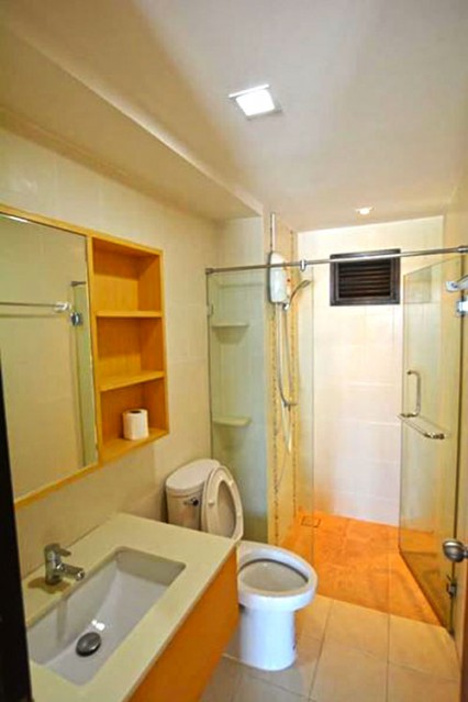 6A101310 ให้เช่าคอนโดย่านเศรษฐกิจ วิวสระ พื้นที่ 33.25 ตรม. เฟอร์นิเจอร์ครบครัน