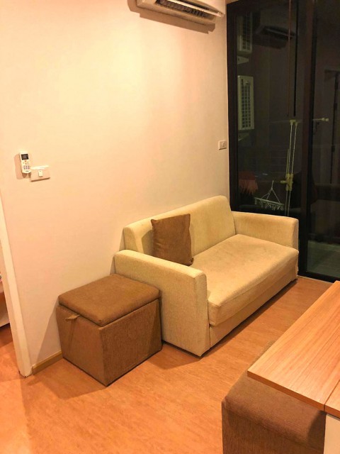 6A40371 ให้เช่าคอนโดย่านเศรษฐกิจ วิวภูเขา พื้นที่ 32 ตรม. เฟอร์นิเจอร์ครบครัน