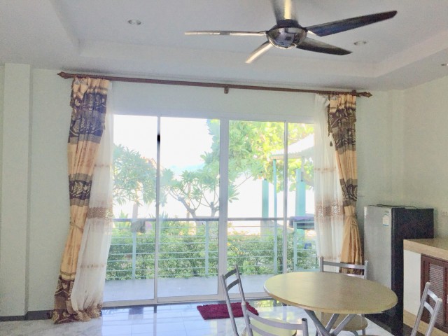 6A90988 ให้เช่าบ้านเดี่ยว 2 ชั้น ติดทะเลมาก วิวทะเล เงียบสงบ 4 ห้องนอน.