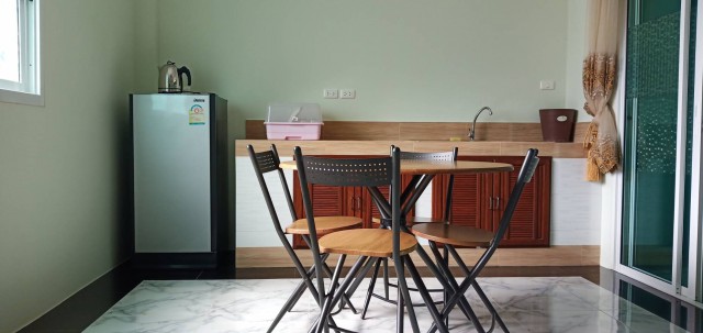 6A90988 ให้เช่าบ้านเดี่ยว 2 ชั้น ติดทะเลมาก วิวทะเล เงียบสงบ 4 ห้องนอน.