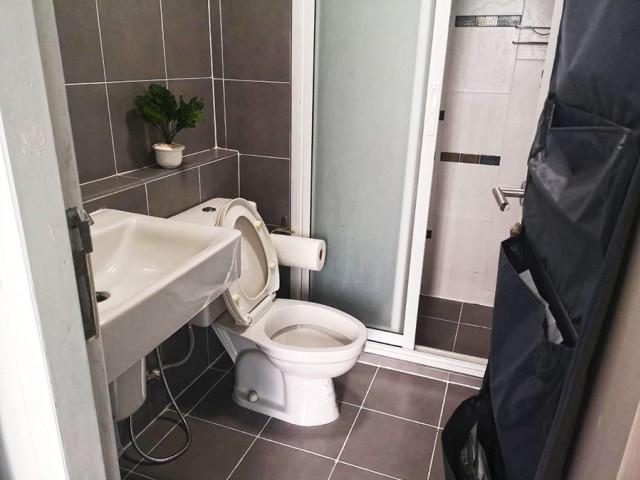 6A111777 ให้เช่าคอนโดย่านเศรษฐกิจ วิวสระว่ายน้ำ พื้นที่ 25 ตรม.