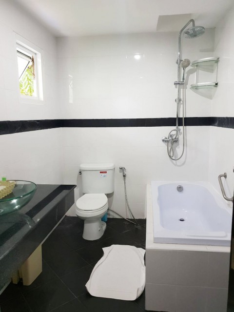 6A70102 ให้เช่าบ้านPool villa 2 ชั้นสไตล์โมเดิร์น พื้นที่ 384 ตรม.