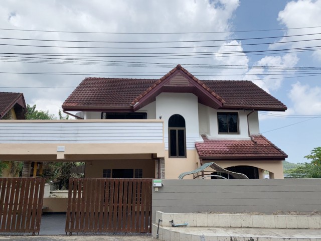 6A111786ให้เช่าบ้านเดี่ยว 2 ชั้นหัวมุม บ้านหลังใหญ่ พื้นที่ 96 ตรว.